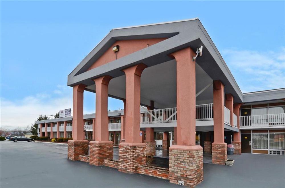 Red Roof Inn Берея Экстерьер фото