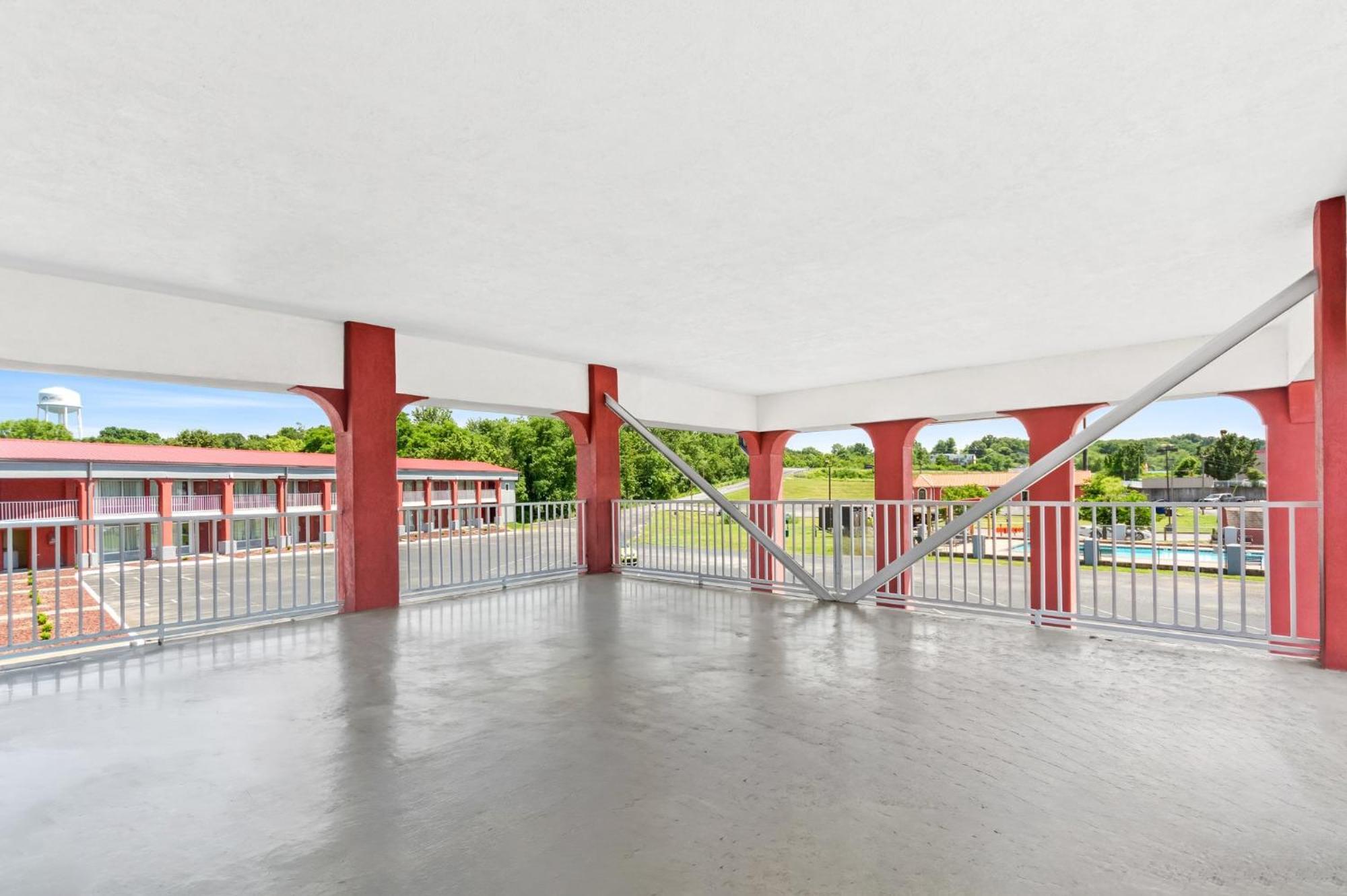 Red Roof Inn Берея Экстерьер фото